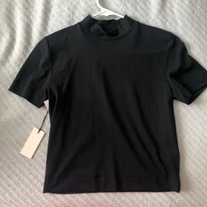 Aritzia Gonzalo contour t shirt, black (size M)